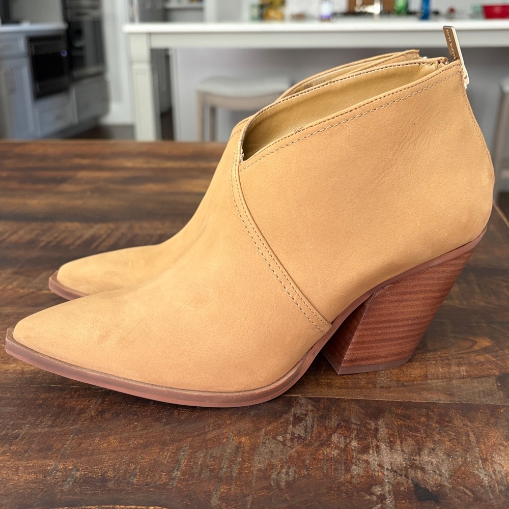 Vince Camuto Tan Ankle Booties 8 NWOB